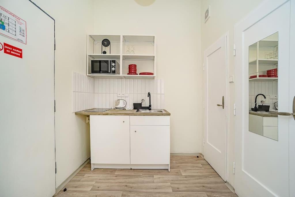 Modern, Bright In A Great Location * Prag